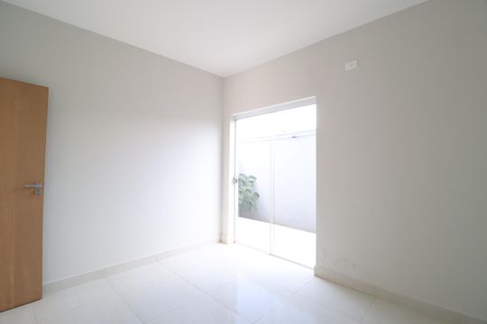Quarto 2 de apartamento para alugar com 2 quartos, 80m² em Jardim Ipanema, Uberlândia