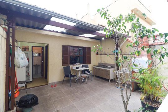 Casa à venda com 3 quartos, 150m² em Vila Leonor, São Paulo
