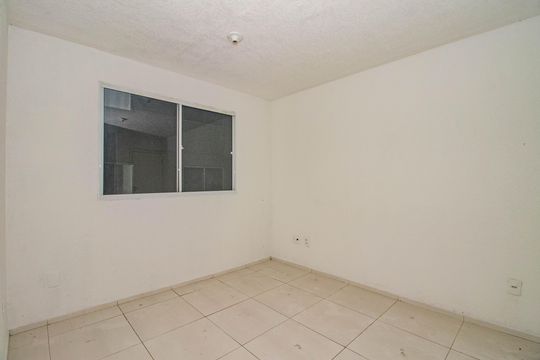 Sala de apartamento para alugar com 2 quartos, 41m² em Rubem Berta, Porto Alegre