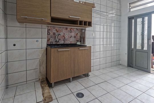 Casa para alugar com 2 quartos, 56m² em Vila Serralheiro, São Paulo