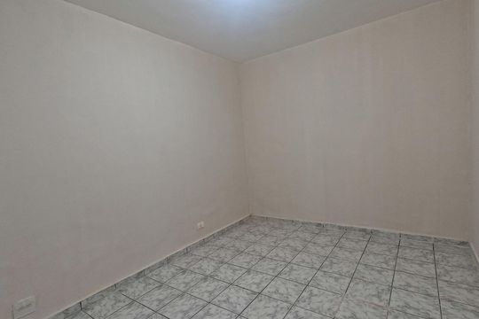 Casa para alugar com 2 quartos, 56m² em Vila Serralheiro, São Paulo