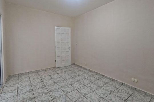 Casa para alugar com 2 quartos, 56m² em Vila Serralheiro, São Paulo