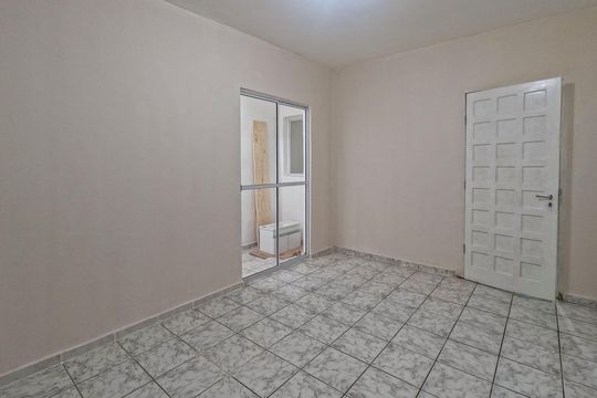 Casa para alugar com 2 quartos, 56m² em Vila Serralheiro, São Paulo