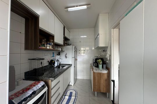Cozinha de apartamento à venda com 2 quartos, 59m² em Vila Iracema, Barueri