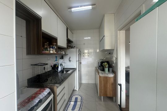 Cozinha de apartamento à venda com 2 quartos, 59m² em Vila Iracema, Barueri