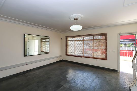 Sala de casa para alugar com 2 quartos, 150m² em Vila Deodoro, São Paulo