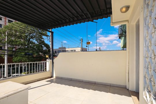Varanda de casa para alugar com 2 quartos, 150m² em Vila Deodoro, São Paulo