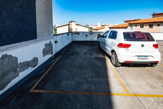 Garagem de apartamento à venda com 2 quartos, 58m² em Ouro Preto, Belo Horizonte