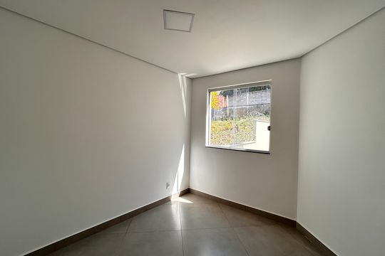 Casa à venda com 2 quartos, 73m² em Parque Xangri-lá, Contagem