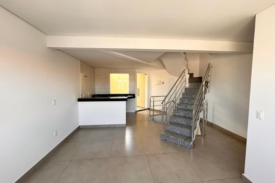 Casa à venda com 2 quartos, 73m² em Parque Xangri-lá, Contagem