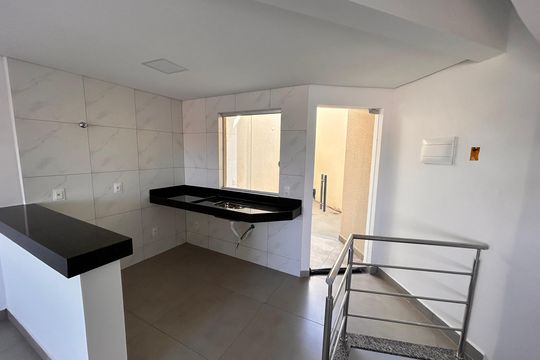 Casa à venda com 2 quartos, 73m² em Parque Xangri-lá, Contagem