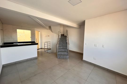 Casa à venda com 2 quartos, 73m² em Parque Xangri-lá, Contagem