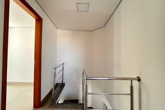 Casa à venda com 2 quartos, 73m² em Parque Xangri-lá, Contagem