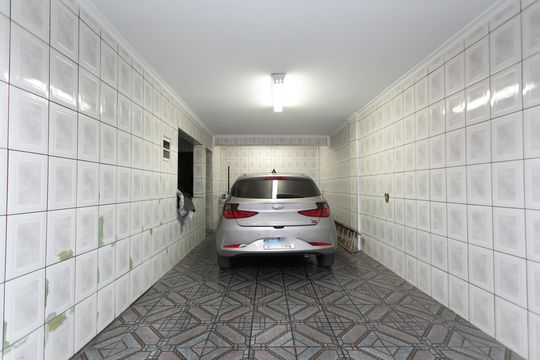 Garagem  de casa à venda com 3 quartos, 280m² em Cidade Líder, São Paulo