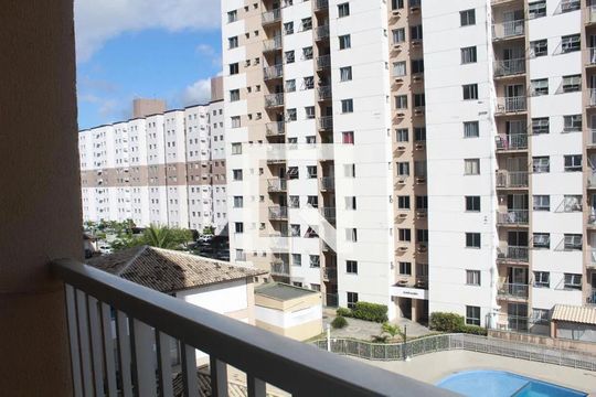 Varanda de apartamento para alugar com 2 quartos, 52m² em Jardim das Margaridas, Salvador