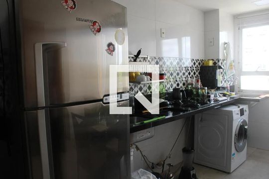 Cozinha de apartamento para alugar com 2 quartos, 52m² em Jardim das Margaridas, Salvador