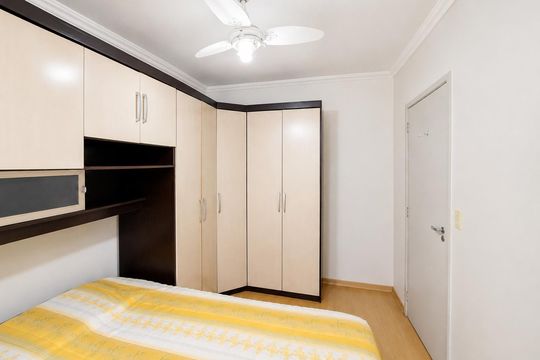 Quarto de apartamento para alugar com 2 quartos, 57m² em Glória, Porto Alegre