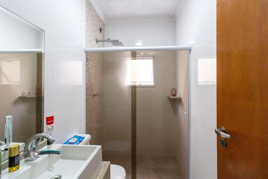 Banheiro social de casa à venda com 3 quartos, 177m² em Parque Continental Ii, Guarulhos