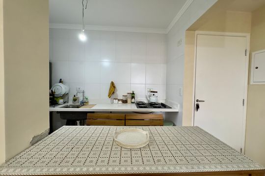 Cozinha de apartamento à venda com 2 quartos, 48m² em Vila Galvão, Guarulhos