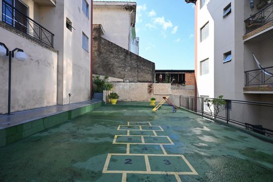 Playground de apartamento para alugar com 2 quartos, 47m² em Jardim Santa Rosa, Taboão da Serra