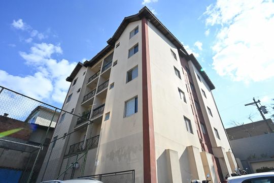 Fachada de apartamento para alugar com 2 quartos, 47m² em Jardim Santa Rosa, Taboão da Serra