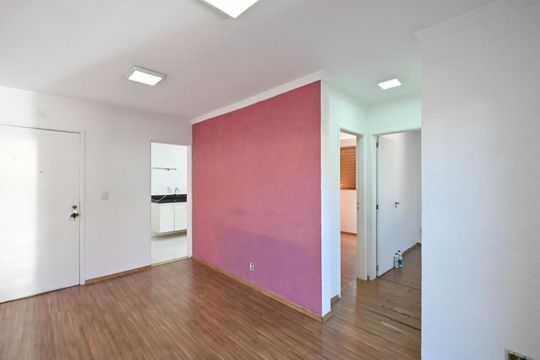 Apartamento para alugar com 2 quartos, 47m² em Jardim Santa Rosa, Taboão da Serra