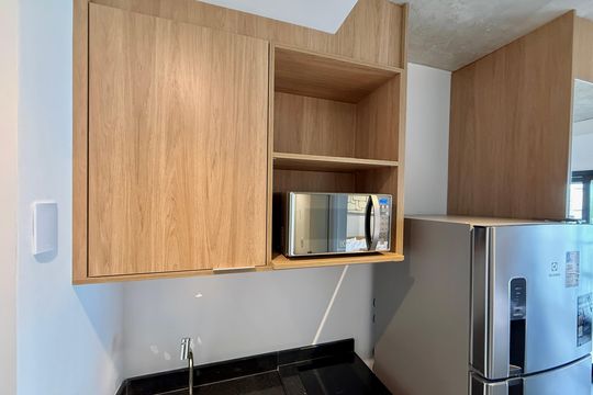 Cozinha  de kitnet/studio para alugar com 1 quarto, 27m² em Brooklin, São Paulo