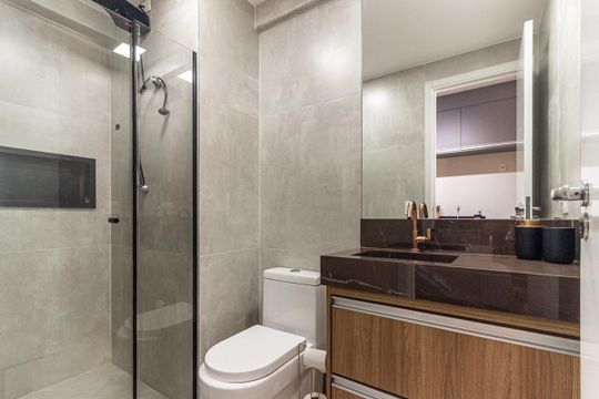 Banheiro de kitnet/studio para alugar com 1 quarto, 33m² em Consolação, São Paulo