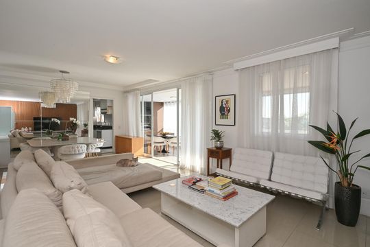Apartamento para alugar com 3 quartos, 141m² em Jardim Monte Kemel, São Paulo