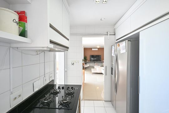 Cozinha de apartamento para alugar com 3 quartos, 141m² em Jardim Monte Kemel, São Paulo