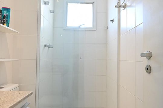 Banheiro de apartamento para alugar com 3 quartos, 141m² em Jardim Monte Kemel, São Paulo