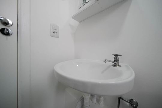 Banheiro de apartamento para alugar com 1 quarto, 30m² em Vila Guilhermina, São Paulo
