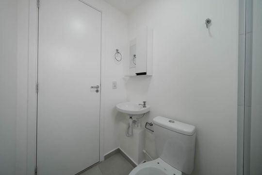Banheiro de apartamento para alugar com 1 quarto, 30m² em Vila Guilhermina, São Paulo