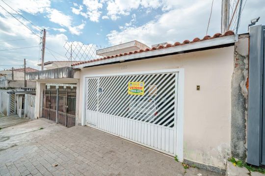 Fachada de casa à venda com 2 quartos, 80m² em Vila Butantã, São Paulo