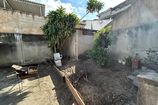Quintal de casa à venda com 3 quartos, 75m² em Inhaúma, Rio de Janeiro