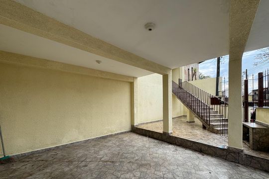 Garagem de casa à venda com 2 quartos, 136m² em Vila Rosa, São Bernardo do Campo