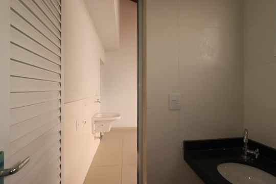Lavabo de apartamento para alugar com 2 quartos, 98m² em Vila Eldizia, Santo André