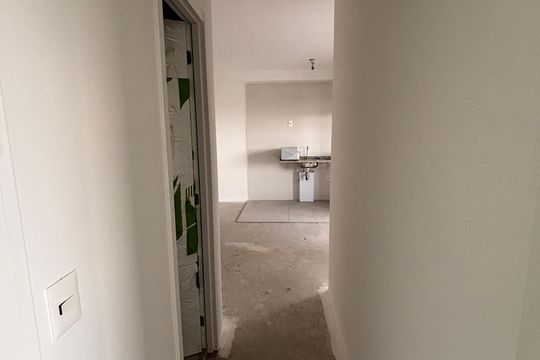 Corredor de apartamento à venda com 1 quarto, 48m² em Vila Engenho Novo, Barueri