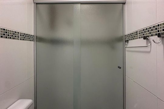 Banheiro  de apartamento para alugar com 2 quartos, 55m² em Vila Marte, São Paulo