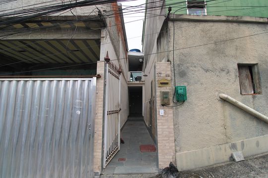 Fachada de casa de condomínio para alugar com 2 quartos, 110m² em Taquara, Rio de Janeiro