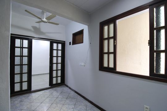 Quarto de casa de condomínio para alugar com 2 quartos, 110m² em Taquara, Rio de Janeiro