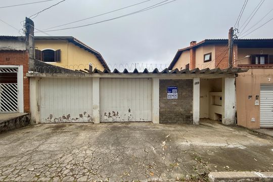 Fachada de casa à venda com 2 quartos, 150m² em Interlagos, São Paulo