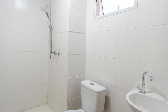 Banheiro de apartamento para alugar com 2 quartos, 46m² em Santa Amélia, Belford Roxo