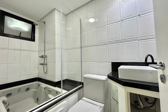 Banheiro da Suíte de apartamento para alugar com 3 quartos, 85m² em Parque Jabaquara, São Paulo