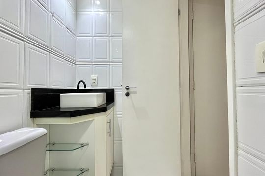 Banheiro da Suíte de apartamento para alugar com 3 quartos, 85m² em Parque Jabaquara, São Paulo