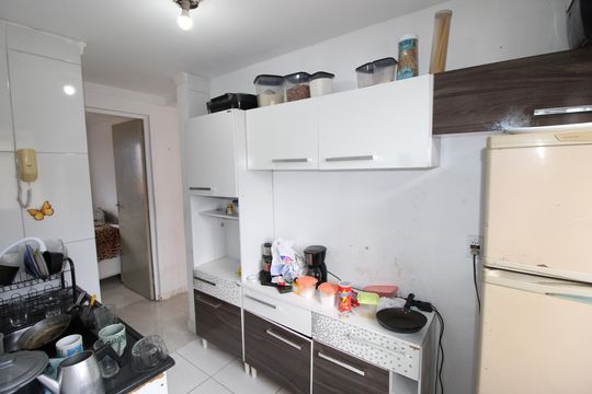 Cozinha de apartamento para alugar com 2 quartos, 48m² em Jardim Marilu, São Paulo