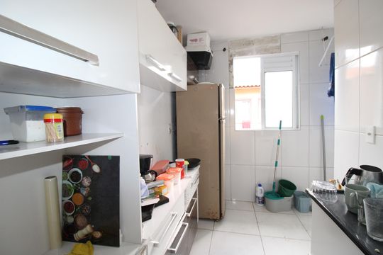 Cozinha de apartamento para alugar com 2 quartos, 48m² em Jardim Marilu, São Paulo