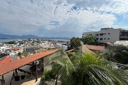 Vista de casa à venda com 4 quartos, 320m² em Jardim Guanabara, Rio de Janeiro