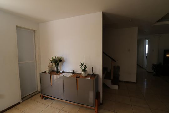 Sala de casa à venda com 4 quartos, 213m² em Jardim Guanabara, Rio de Janeiro