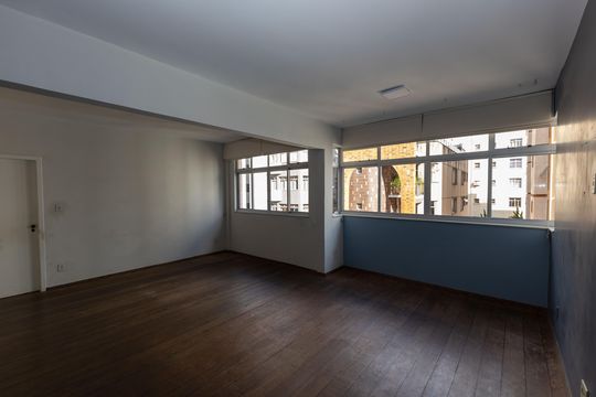 Sala 1 de apartamento à venda com 3 quartos, 120m² em Santo Antônio, Belo Horizonte